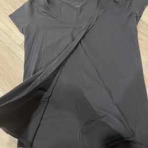 Lululemon Knot a Problem V-neck slit front tee